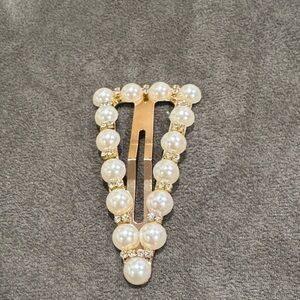 & Other Stories Gold Pearl and Rhinestone Triangle Hair Clip